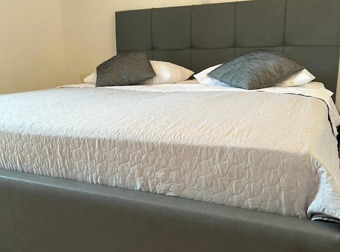 Luxury Iris Апартаменти Хвар