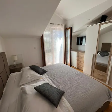 Luxury Iris Хвар